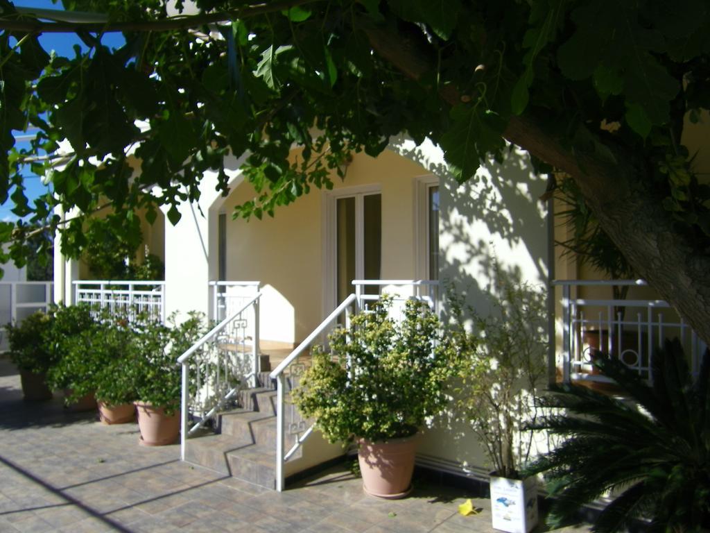 Hotel Filioppi Ágios Kírykos Eksteriør billede